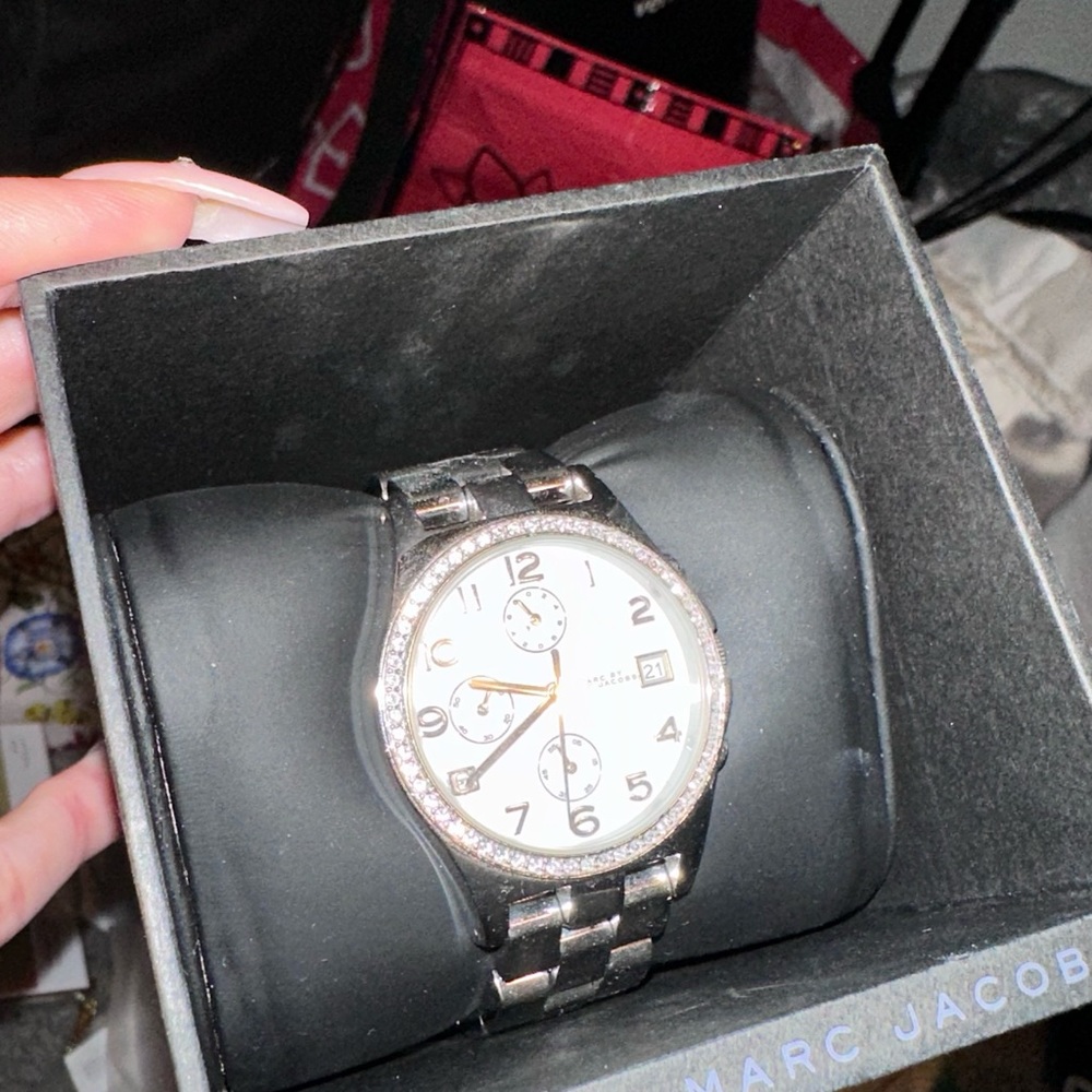 MARC JACOBS SILVER WATCH - Picture 5 of 6